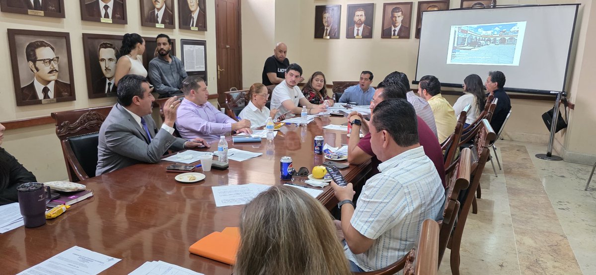LicUbaldoSCH's tweet photo. Iniciando semana con varias actividades y trabajo en equipo 💪🏻 https://t.co/ZjtmtPifTp