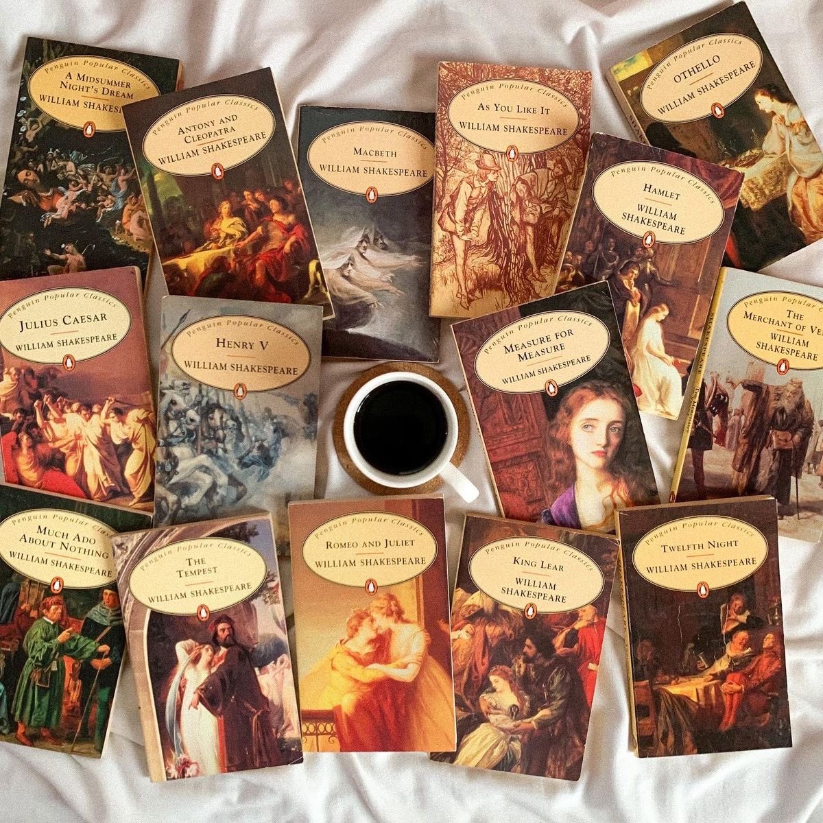 verrocchiio's tweet photo. obsessed with the old penguin populars too. i’ll have to look for them second hand i’m sure https://t.co/B8bdMNdSdY