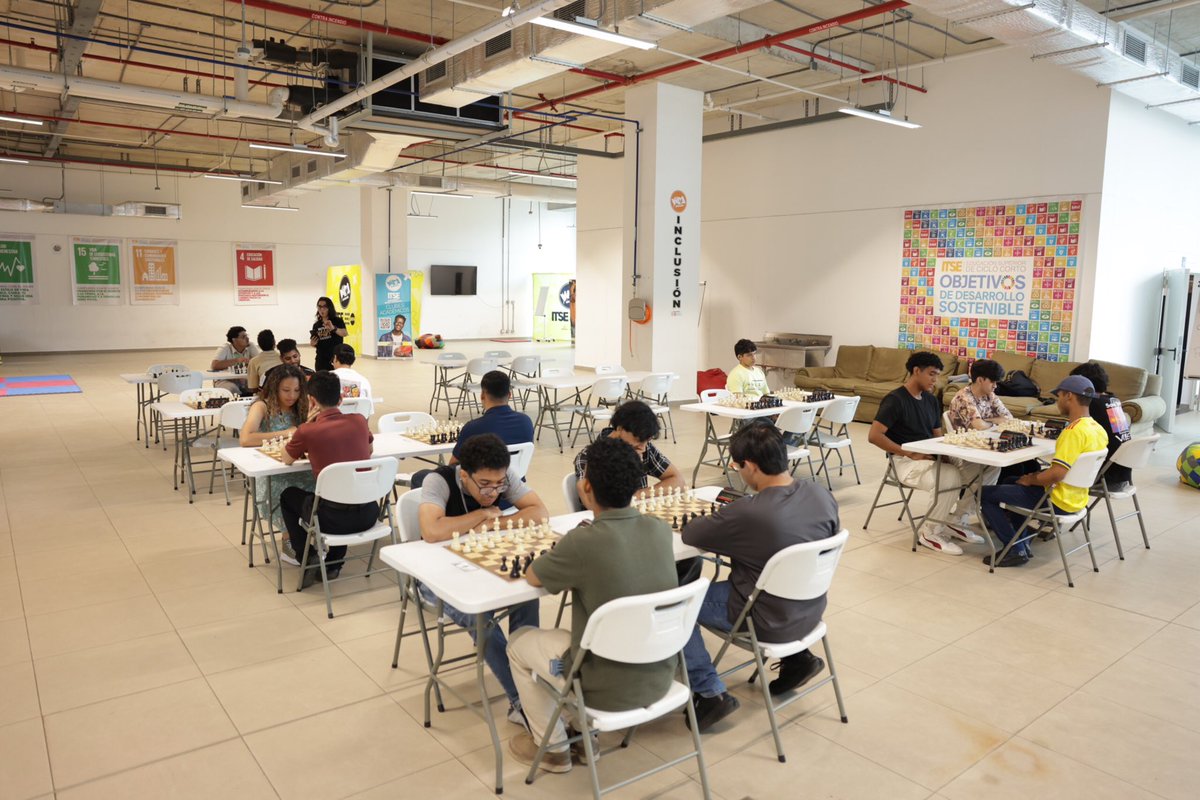 ITSEpma's tweet photo. La Subgerencia de Vida Estudiantil del ITSE, junto al Club de Ajedrez, realizó el 1er Torneo Rápido Suizo ♟️

Una jornada de estrategia, concentración y sana competencia, donde los participantes disputaron 6 rondas llenas de emoción y enfoque.

#SomosITSE #VidaEstudiantil https://t.co/BtUcZPNTvy