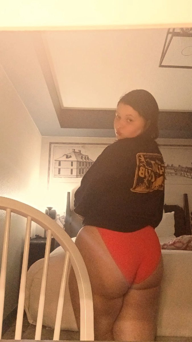 yungbops's tweet photo. thicc bop

#nsfwtwt
#bop
#lowlvl
#bigbutt
#fatass
#momson
#bbw https://t.co/BMRHh7fFEd