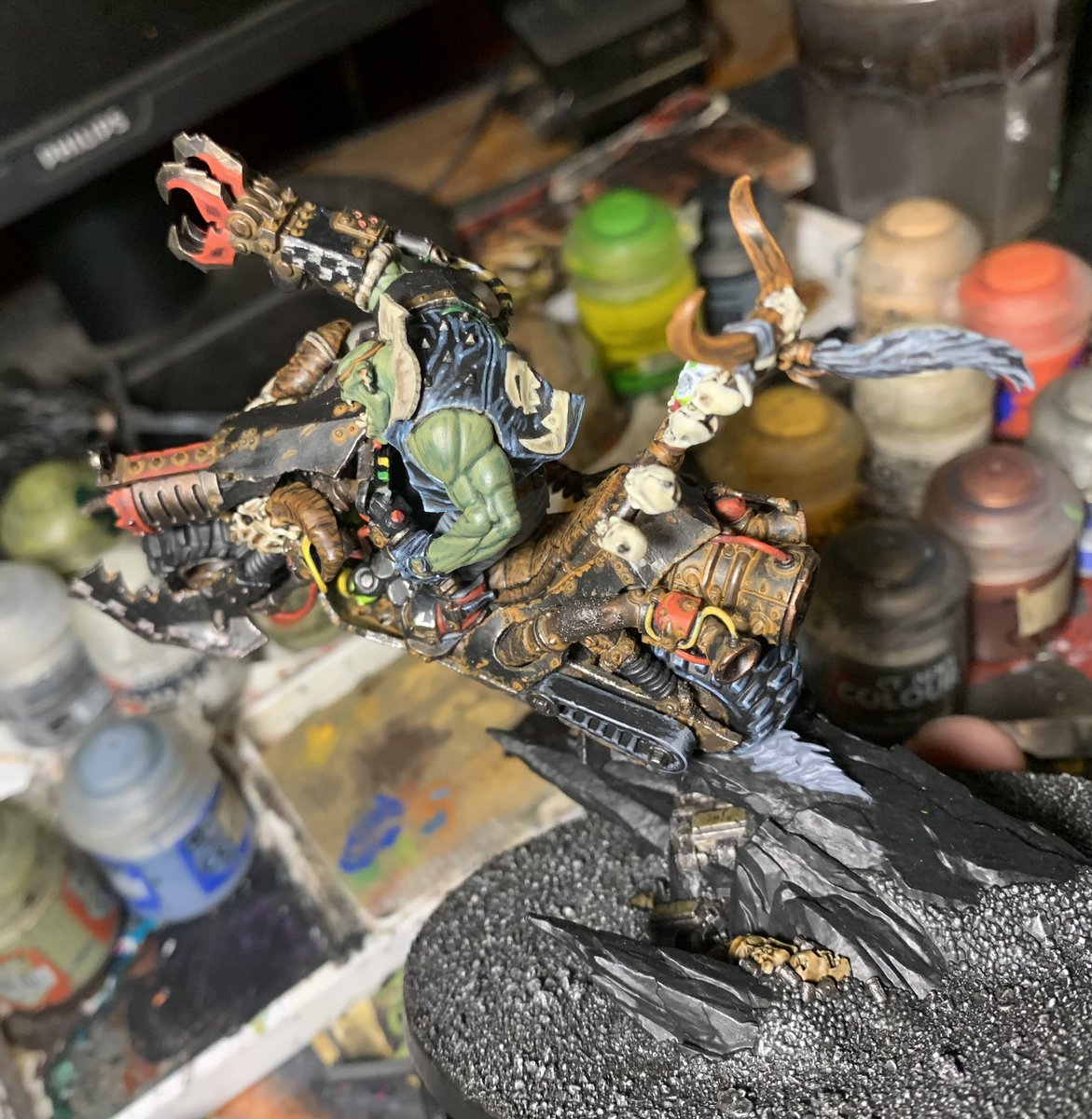 ZombieFeRd's tweet photo. Got ‘dis far wiv Wazdakka, Boss!

Did da ruzt on da chassis &amp; paint’d up da front end ov da bike, did da ruzt on ‘dat too. ‘Den slap’t it ‘er on da chassis

Just gotta do up da battle damage, an’ mor ruzt on spotz I’z miss’t

Workin’ on Fixit

Anyhoo, ‘ave a snazzy day, Boss
🤘🏻🙂 https://t.co/4mPqIoQ31t