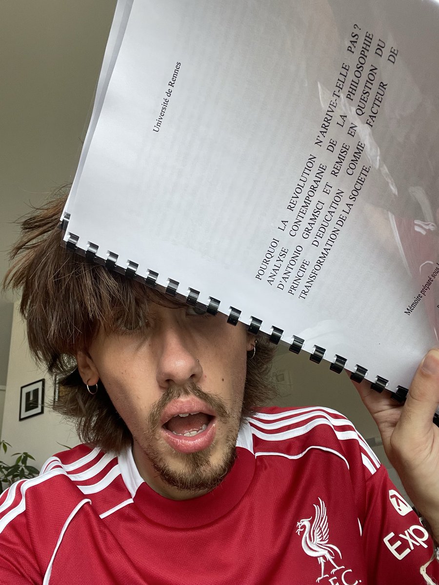 Hikaee_'s tweet photo. psychanalyse thèse de math jsp j’me suis branlé https://t.co/OQ2m3MUzry