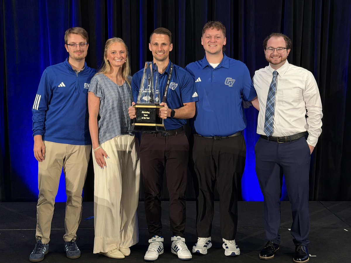 j_borger98's tweet photo. It was always #AnchorUp
@NACMANews marketing team of the year. https://t.co/rgHWA4NQpR