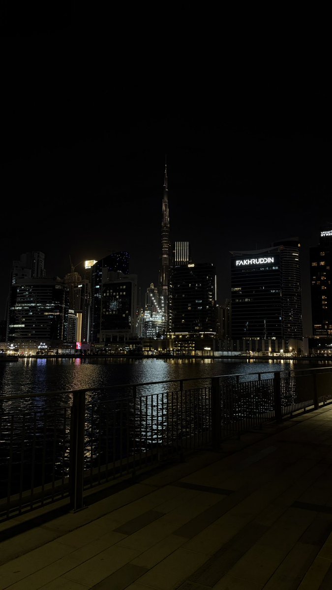 rrwanalb's tweet photo. Dubai nights hits different 🪄 https://t.co/47siUUaMJt