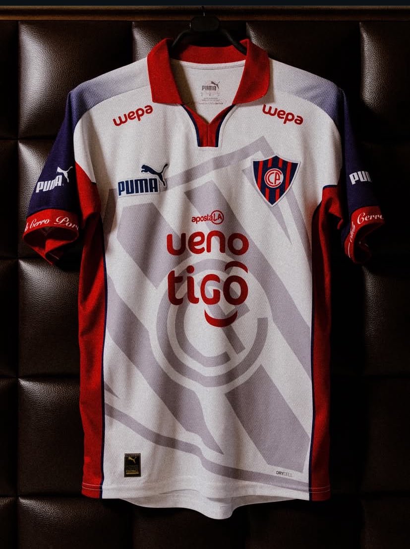 Ana_Laugh_'s tweet photo. Hola @PUMAParaguay cuando tendrán reposición de esta camiseta? https://t.co/zWgG5xhmLn