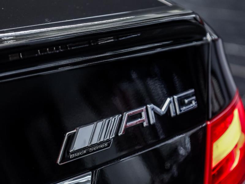 BoitumeloCaleb's tweet photo. R3 999 995 
2012 Mercedes-Benz C-Class C63 AMG Coupe Black Series
only 800 units of the 2012 Mercedes-Benz C63 AMG Black Series Coupe were produced globally, South African market 10 units * came 
6.2L V8 engine 
380kW & 620Nm of torque 
(29 300 km) 
Service History:Full Franchise Service History.