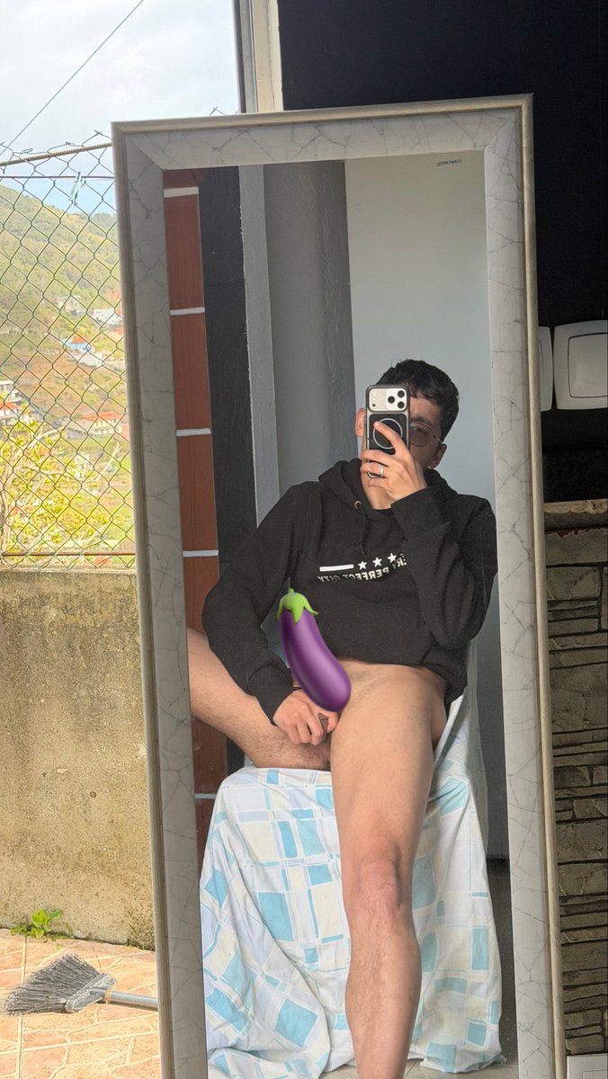 duartecf07's tweet photo. Comment &amp; RT if you wanna see it 🍆 https://t.co/OdiQMVHUMj