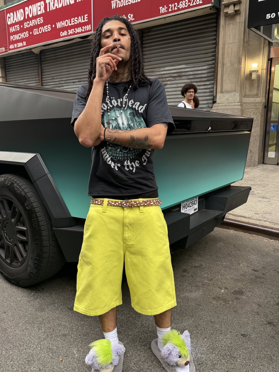 murksosa's tweet photo. DORKCAMP punk slippers https://t.co/d4lP4fthmB