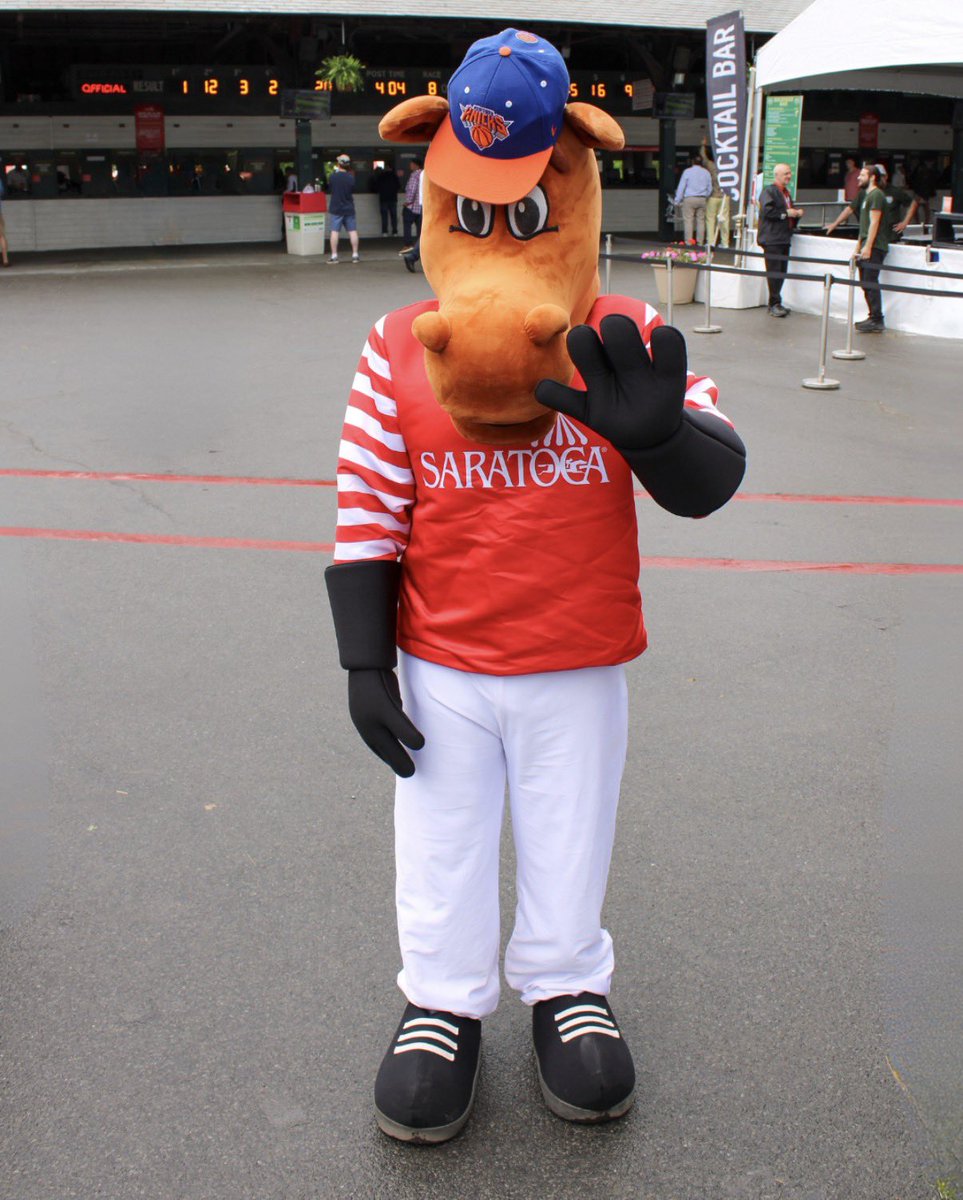 Saratoga1863's tweet photo. Gallop says "KNICKS IN FOUR!" 🏀 @nyknicks https://t.co/GOJtPgKo01