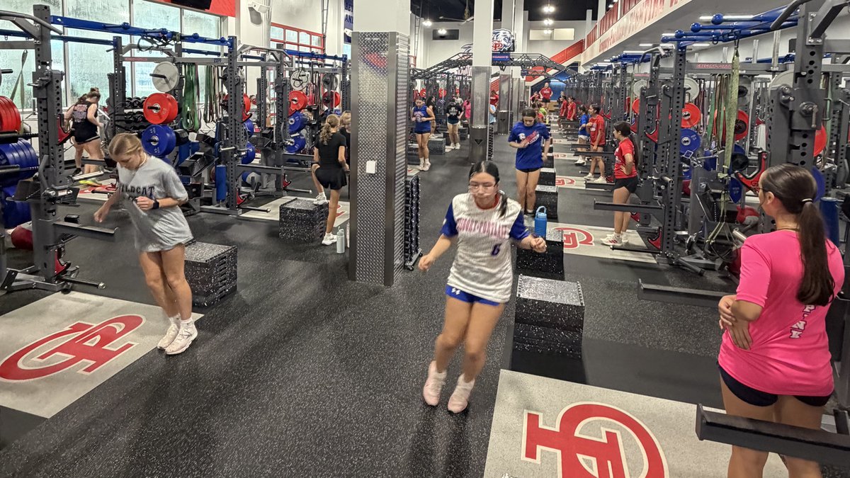 GPAthletics1's tweet photo. 💪 Wildcat Girls SAC camp had a strong start today with over 70 athletes at the Wildcat APF‼️ #goCatsgo 🔴⚪️🔵 https://t.co/FhwbtOkgfo