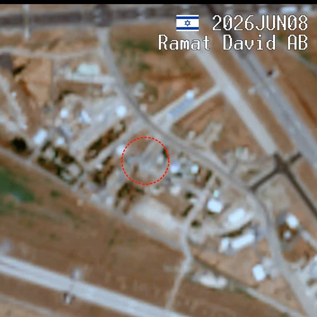 MenchOsint's tweet photo. 🛰 An impact site was spotted on Ramat David Air Base on Sentinel-2 low resolution satelitte imagery this morning. (ht @tom_bike)

Likely a warehouse destroyed hit by an Iranian Missile. 

📍32.662156,35.181650 https://t.co/MekCa8JpKW