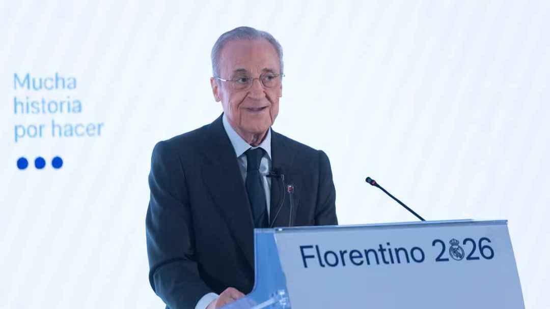 PolyokeyFB's tweet photo. 📰 Florentino Pérez re-elected Real Madrid president. Casillas congratulates both candidates, hailing Riquelme's strong showing in the election.
#LaLiga #RealMadrid https://t.co/wNCK2l2peE