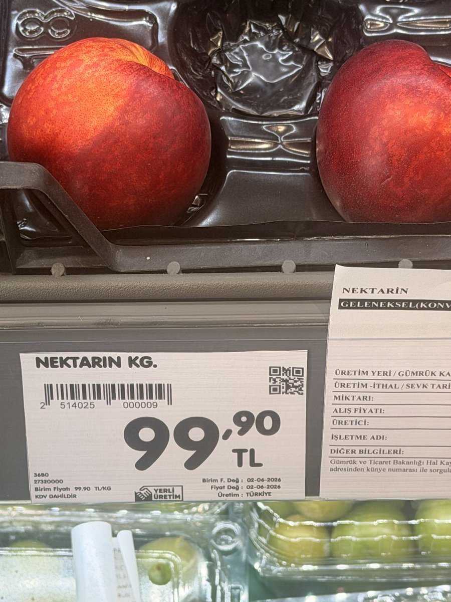 ymny1905's tweet photo. Benden 10 tl ye  (zorla) alıp 99 tl ye satıyorsunuz. Bir de bunun adına ticaret diyip helalmiş gibi yiyorsunuz. 4 sene boyunca verdiğim emekten nemalanan kim varsa haram zehir zıkkım olsun. https://t.co/1aj1kSJFFi
