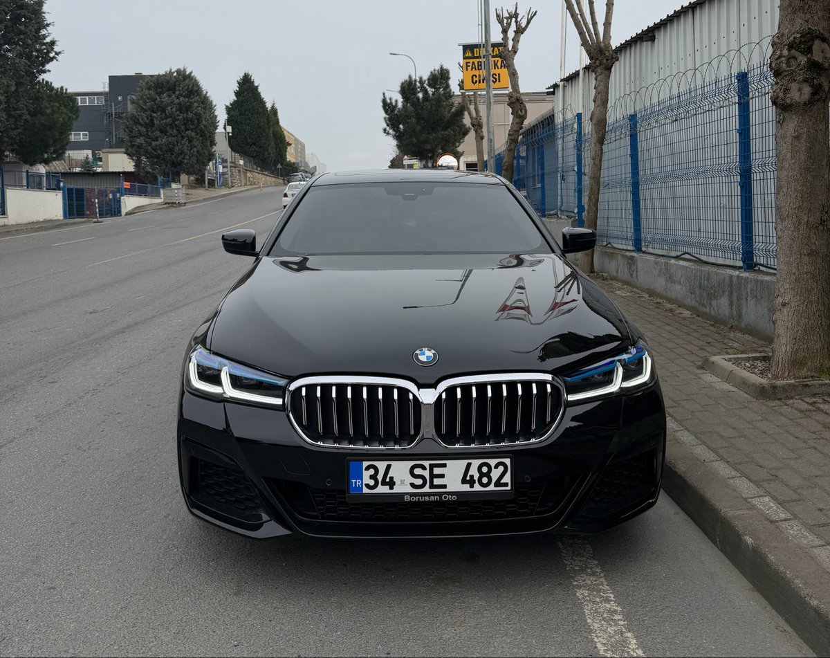 techro57's tweet photo. Güzel araba dimi ? @BMWTurkiye @BMW 
Titriyor. Ne yaparsan yap titriyor. Lastikleri sıfır, şaftla alakalı herşey sıfır, ön takım sapasağlam ama titriyooooooorrrrrr. Rotu balansı herşey olması gerektiği gibi ama bu araba 120 kmh hızın üzerinde titriyoooooooorrrrrrrrr… https://t.co/XLdk54dB9k