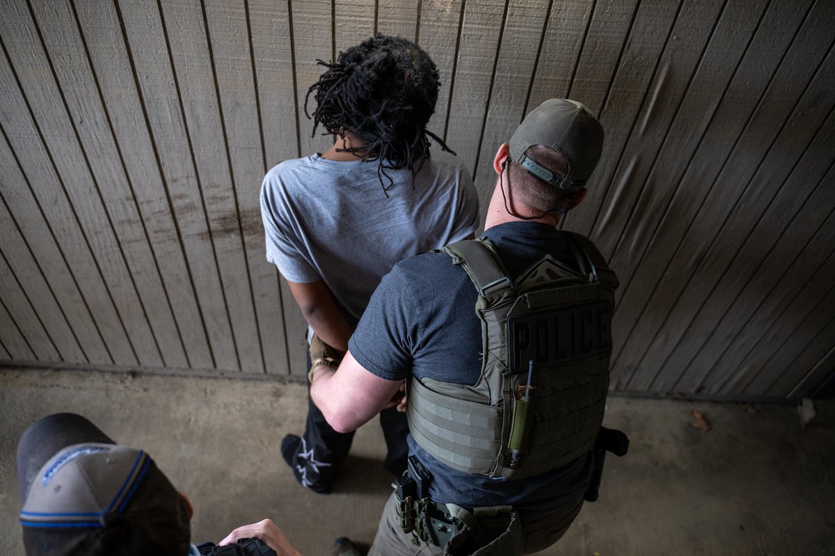 USMarshalsHQ's tweet photo. Since the beginning of Memphis Safe, the Task Force has made 9,628 arrests, including 84 for homicide, 1,061 for controlled substances, 914 for firearms violations, and 105 for sex offenses. 

#USMarshals https://t.co/c9HR9FyfIc