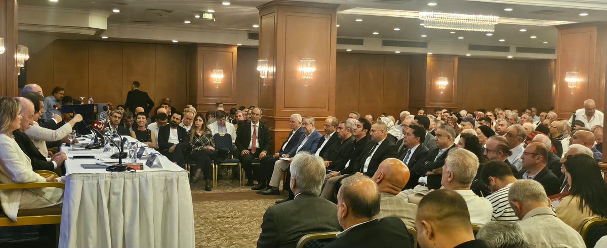 emin_ekmen's tweet photo. Demokrasi Platformu tarafından düzenlenen “Adalet Hemen Şimdi” başlıklı Bahar Konferansları programına İstanbul Milletvekilimiz Medeni Yılmaz, Genel Başkan Yardımcımız Kerem Altun, GMYK Üyemiz Gülay Göktürk, İstanbul İl Başkanımız Ali Hakan Ağaoğlu ve teşkilatımız ile katıldık. Hukuk devleti, kuvvetler ayrılığı, yargı bağımsızlığı ve toplumsal adalet konularının ele alındığı kıymetli değerlendirmeleri dinleme fırsatı bulduk.

Kültür ve Millî Eğitim Eski Bakanı Sayın Prof. Dr. Hüseyin Çelik moderatörlüğünde; Anayasa Mahkemesi Eski Başkanı Sayın Haşim Kılıç, Hukuk Fakültesi Dekanı Sayın Prof. Dr. Sevtap Yokuş, Ceza Hukuku ve Adli Bilimler Vakfı Kurucusu Sayın Prof. Dr. İzzet Özgenç ve Hukukçu-Yazar Sayın Figen Çalıkuşu değerli görüşlerini paylaştılar.

Türkiye’nin hukuk devleti ilkesini güçlendirmesi, yargı bağımsızlığını tesis etmesi ve adalet duygusunu yeniden hâkim kılması hepimizin ortak sorumluluğudur. 

Bu önemli programın düzenlenmesinde emeği geçenlere ve katkı sunan tüm konuşmacılara teşekkür ediyorum.

@medeniylmz, @keremaltun65, @A_HakanAgaoglu @dmkplatformu, @hc_huseyincelik, @Aym_HasimKilic, @izzetoezgenc, @FigenCalikusu