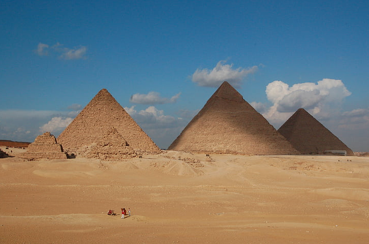 brydiver's tweet photo. TRILLION. If one were paid 500,000 dollars every day since they started building the pyramids ~4670 years ago, one would STILL not have a TRILLION dollars. https://t.co/MRuDIYbmBP