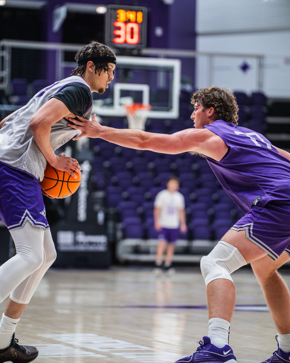FurmanMBB's tweet photo. Straight to work📈

#AllDIN // #BetterTogether https://t.co/uCEYDl3QQY