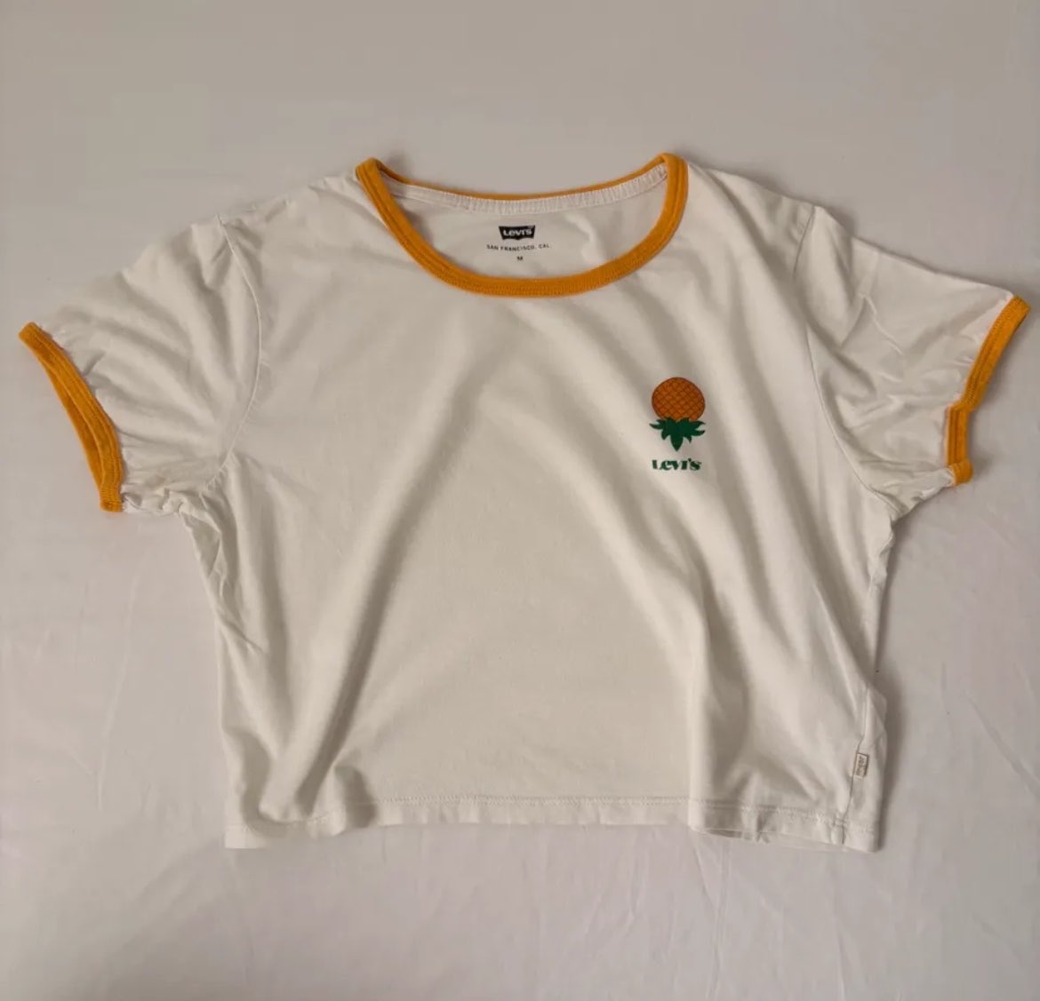 UnknownNabob's tweet photo. Conozco varias esposas y novias que les quedaría perfecta una blusa asi 🍍😈 https://t.co/0wWpDhz0RW