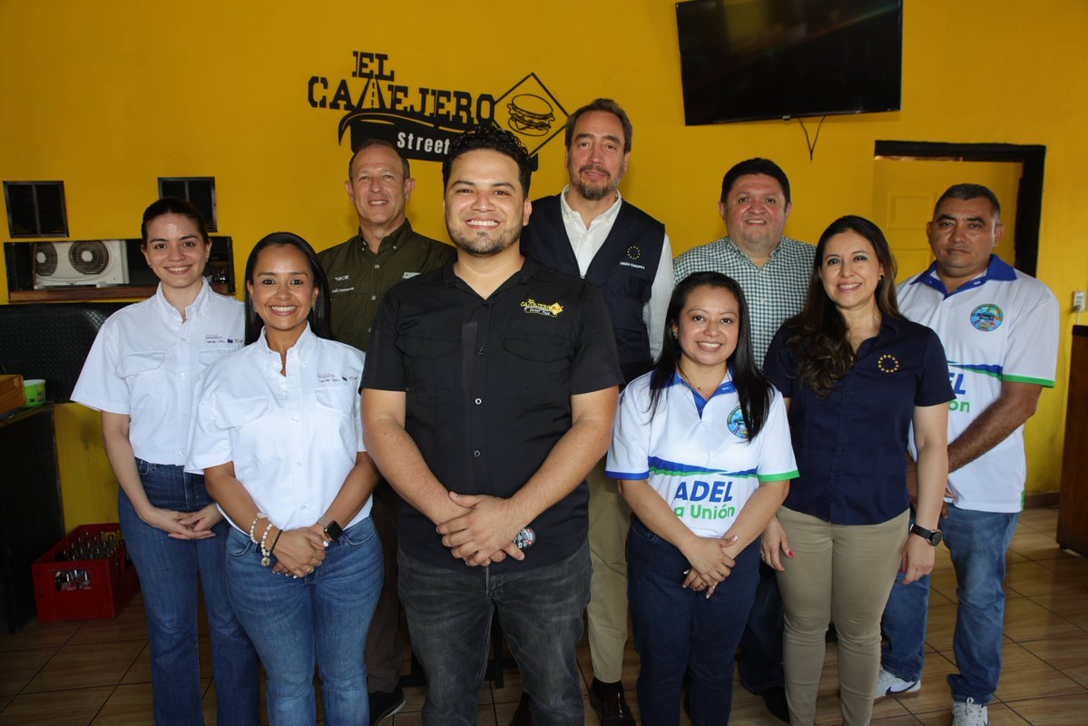 BCIE_Org's tweet photo. 🌱El Salvador | Con el apoyo de la Iniciativa DINAMICA II, el BCIE, @KfW_en_CA y la @UEenElSalvador están fortaleciendo mipymes en La Unión con herramientas concretas para crecer:

💻Sistemas de gestión que mejoran la organización y control interno.
📝Estrategias de diversificación y planes de marketing que fortalecen su posicionamiento.
🌎Acompañamiento para proyectarse hacia nuevos mercados.
👩‍🏫Coaching empresarial que impulsa decisiones más estratégicas. 

Historias reales que reflejan cómo el fortalecimiento empresarial se traduce en más oportunidades para el territorio.

Conoce más detalles: https://t.co/XqWMh8F5d4 

BCIE Motor de la Transformación Positiva
-----------------------------------------------
🌱El Salvador | With support from the DINAMICA II Initiative, CABEI, KfW, and the European Union are empowering MSMEs in La Union with concrete tools for growth:

💻Management systems that improve organization and internal controls.
📝Diversification strategies and marketing plans that strengthen their market position.
🌎Support to expand into new markets.
👩‍🏫Business coaching that drives more strategic decisions.

Real stories that show how business strengthening translates into more opportunities for the region.

Learn more: https://t.co/XqWMh8F5d4 

CABEI Engine for Positive Transformation