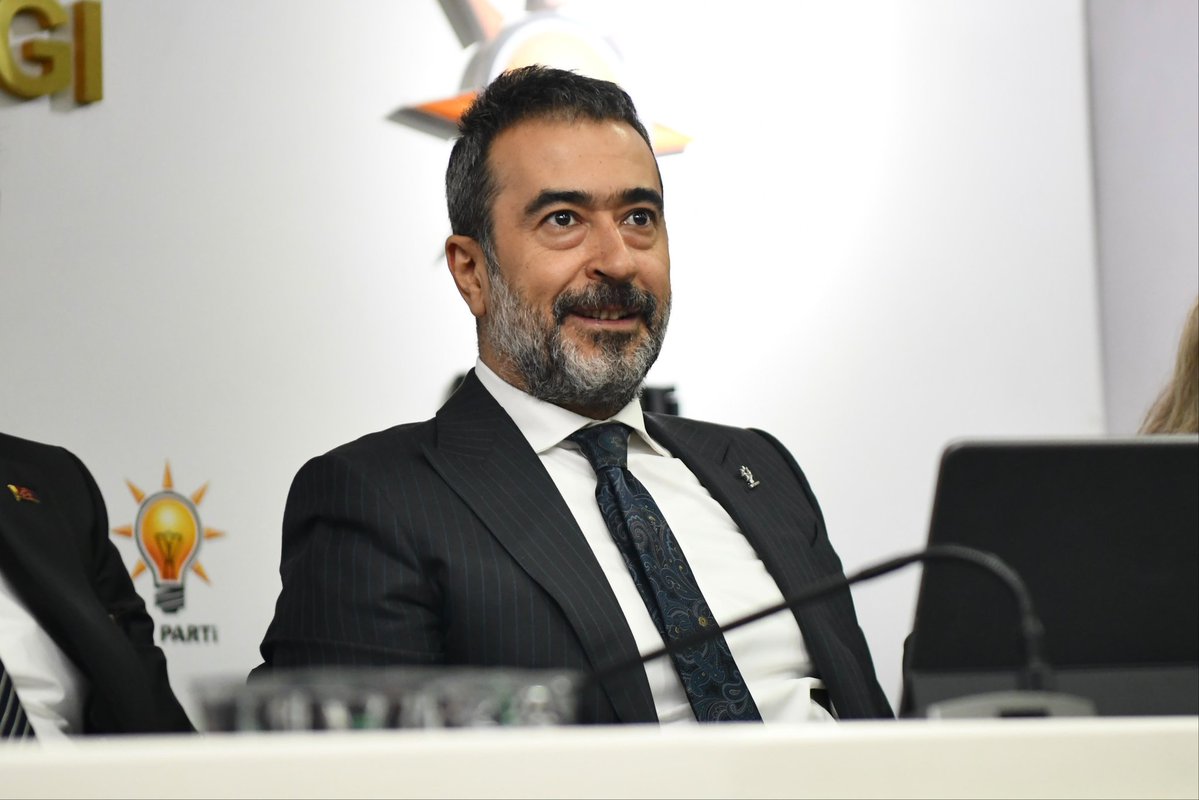 AkpartiAnkara's tweet photo. Haftalık Olağan İl Yönetim Kurulu Toplantımızı İl Başkanımız Sn. @hakanhanozcan başkanlığında, önceki dönem İl Başkan Yardımcımız Sn. @Selimcerrah hocamızın katılımlarıyla gerçekleştirdik. https://t.co/6CAwuYf9e4