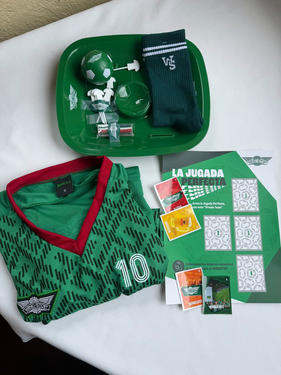 aesquinca's tweet photo. ‼️Gracias, @WingstopMexico, por alegrarme la tarde y por mi kit ⚽️‼️ https://t.co/O6ZufBsYqW