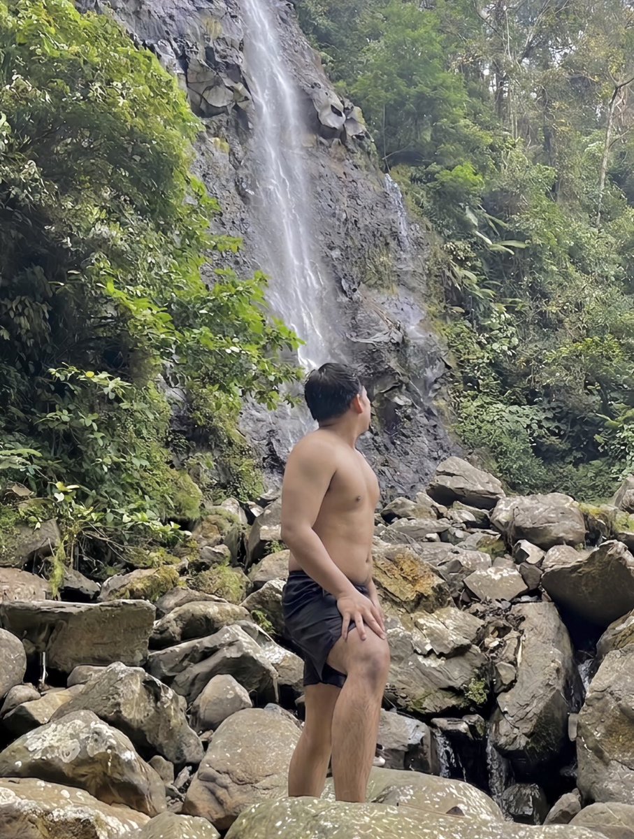 sibedull_'s tweet photo. kebetulan suka curug , tinggal nyari partnernya aja https://t.co/LQ85TcCIHv