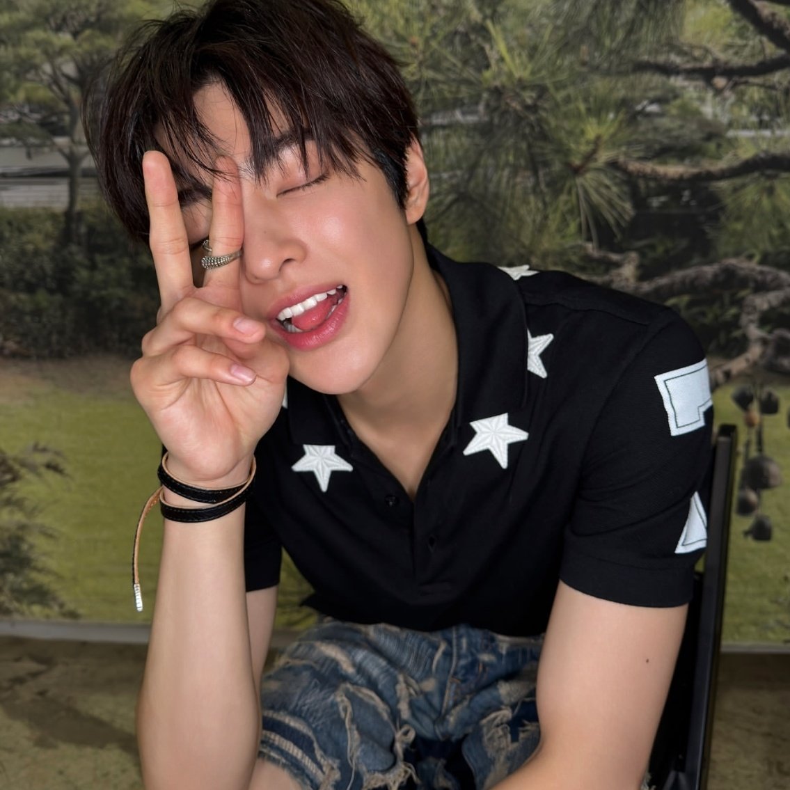armylureal's tweet photo. Hilo de preguntas por si estás aburridi.࿔*:･
                     (ver. q tan migajero es? ...) https://t.co/7TKi3XtRjo