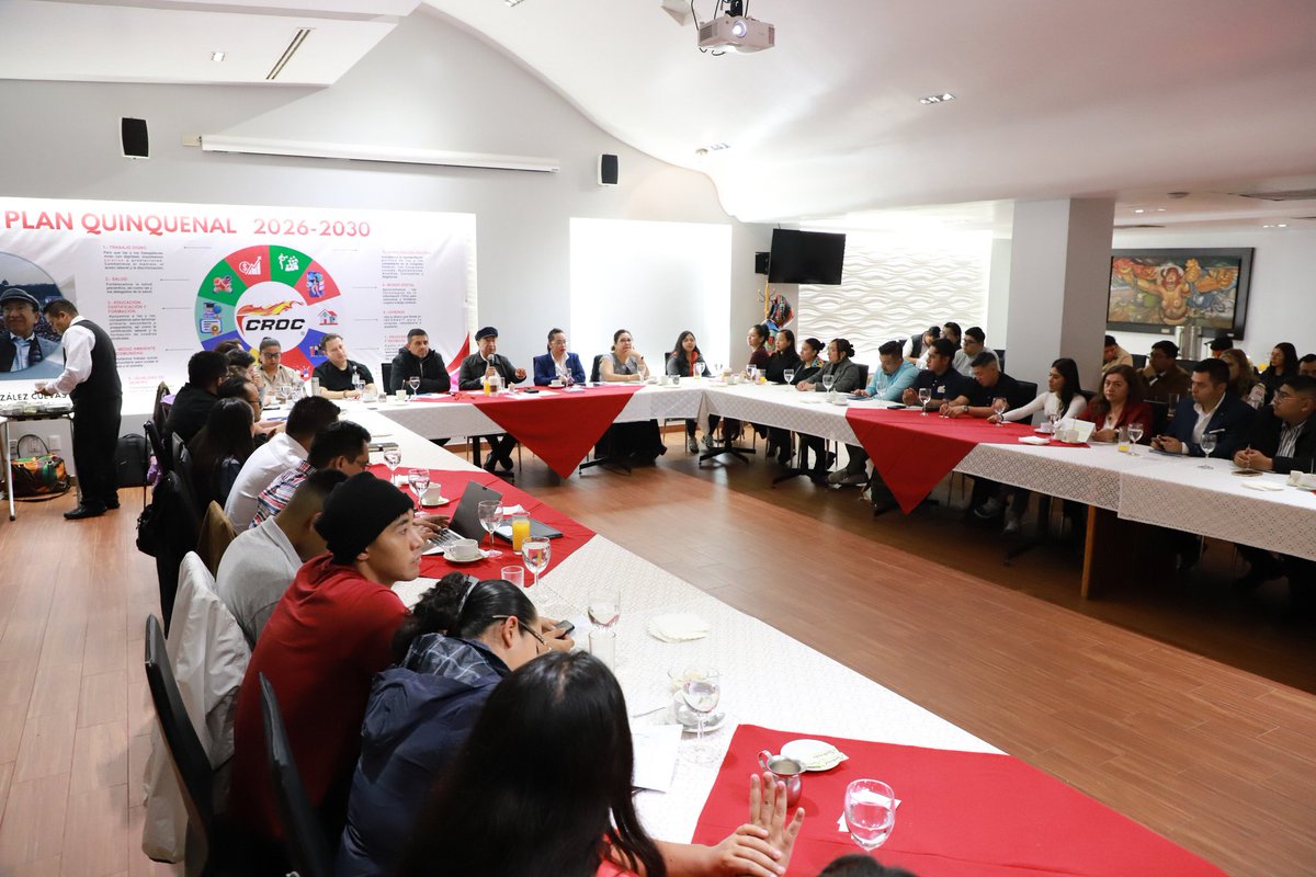 IsaiasGCroc's tweet photo. La CROC escucha e impulsa a la juventud,nos reunimos con jóvenes de la CROC CDMX para romper esquemas. Dialogamos,co-creamos y validamos que ellos ya están construyendo soluciones reales,con su energía y compromiso estamos consolidando un sindicalismo útil, y cercano. https://t.co/ASJH86jeeo