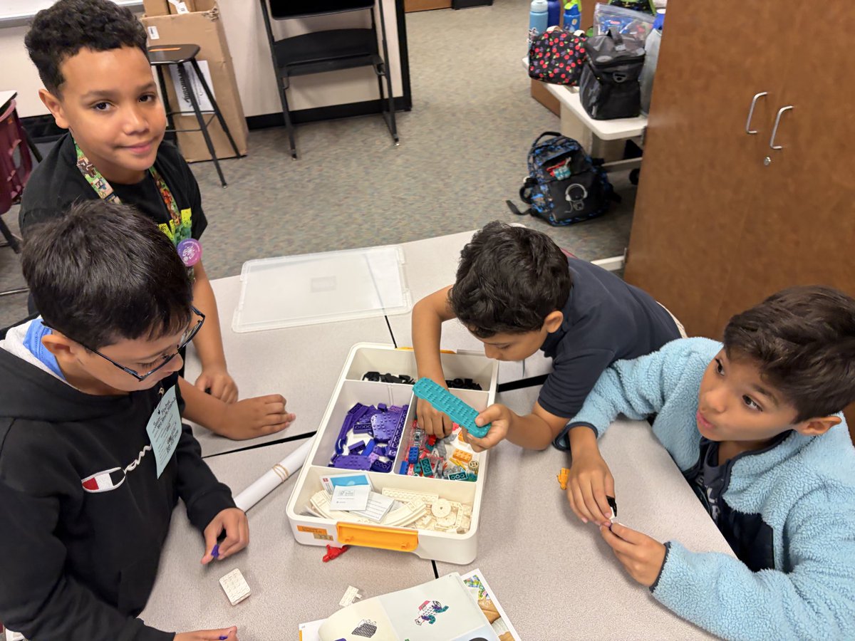 MrsGomez_Teach's tweet photo. Day 3 continues with Finch robots and more LEGO exploration! #LEGOSummerCamp #AliefEducationFoundation @AliefISD @aliefstem https://t.co/IcH4KAXbsk