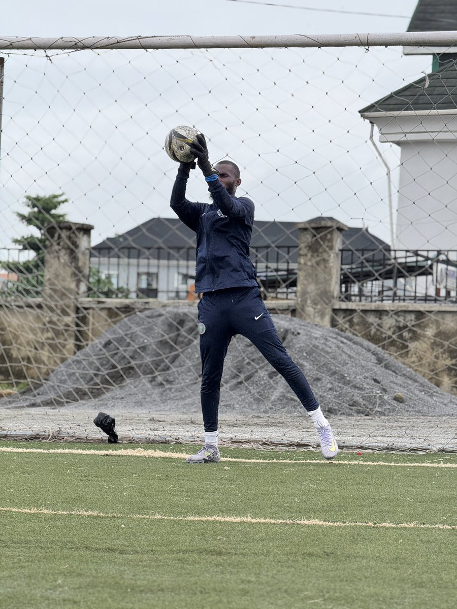 geekmaros's tweet photo. Someone said I look like a super Eagles goalkeeper coach https://t.co/3T9HGutUfG