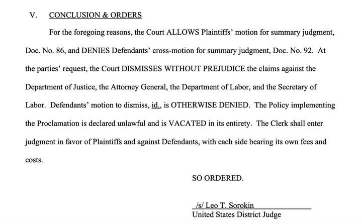 Gianl1974's tweet photo. 🚨 JUST IN: A federal judge has struck down Donald Trump’s controversial $100,000 H-1B visa fee, ruling that the regime lacked the authority to impose it and that the fee amounted to an unauthorized tax on businesses.

The ruling rejects the Trump administration’s attempt to impose a massive new cost on companies seeking to hire skilled foreign workers and declares the policy unlawful in its entirety. The judge ordered the policy VACATED, meaning it cannot remain in effect.

Yet another major Trump policy has now been tossed by the courts.