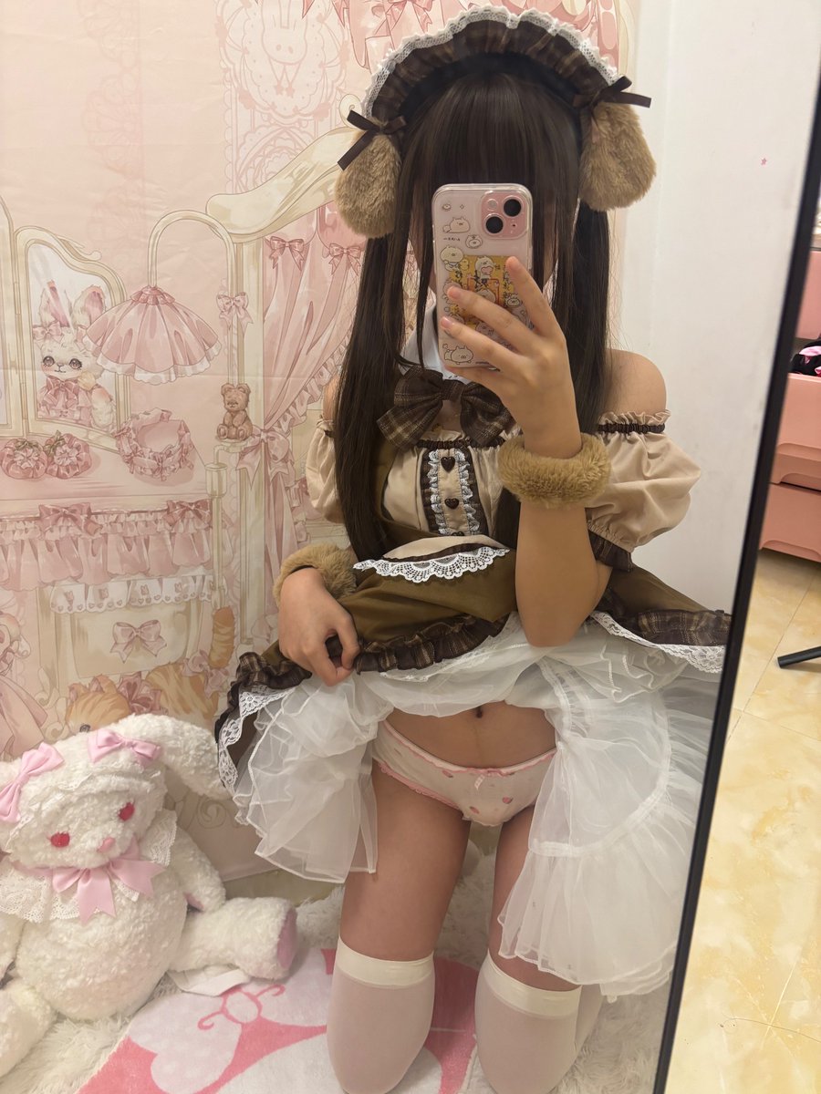 morrison_j5181's tweet photo. 可以做你的专属女仆嘛～喵～《 https://t.co/sNNyNX3cHB