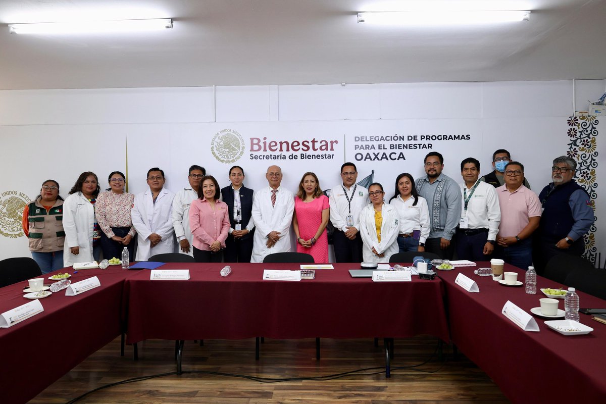 NancyOrtizOax's tweet photo. Lunes de Mesa Estatal de Salud. 

Seguimos haciendo equipo con las instituciones de salud pública del @GobiernoMX para revisar y fortalecer la atención médica de personas adultas mayores y con discapacidad. 

La salud es un derecho, no un privilegio. https://t.co/kTBktspJp8