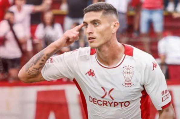 SoyQuemeroTV's tweet photo. #Huracán Leandro Garate y Agostino Spina deben regresar de sus préstamos, pero no serán tenidos en cuenta por Diego Martinez.

A ambos se les buscará una nueva salida. En el caso de Spina, se negocia con Aucas de Ecuador la renovación del préstamo o venta de un porcentaje de su pase.

Así lo informó Daniel Vega anoche en #SoyQuemeroTV