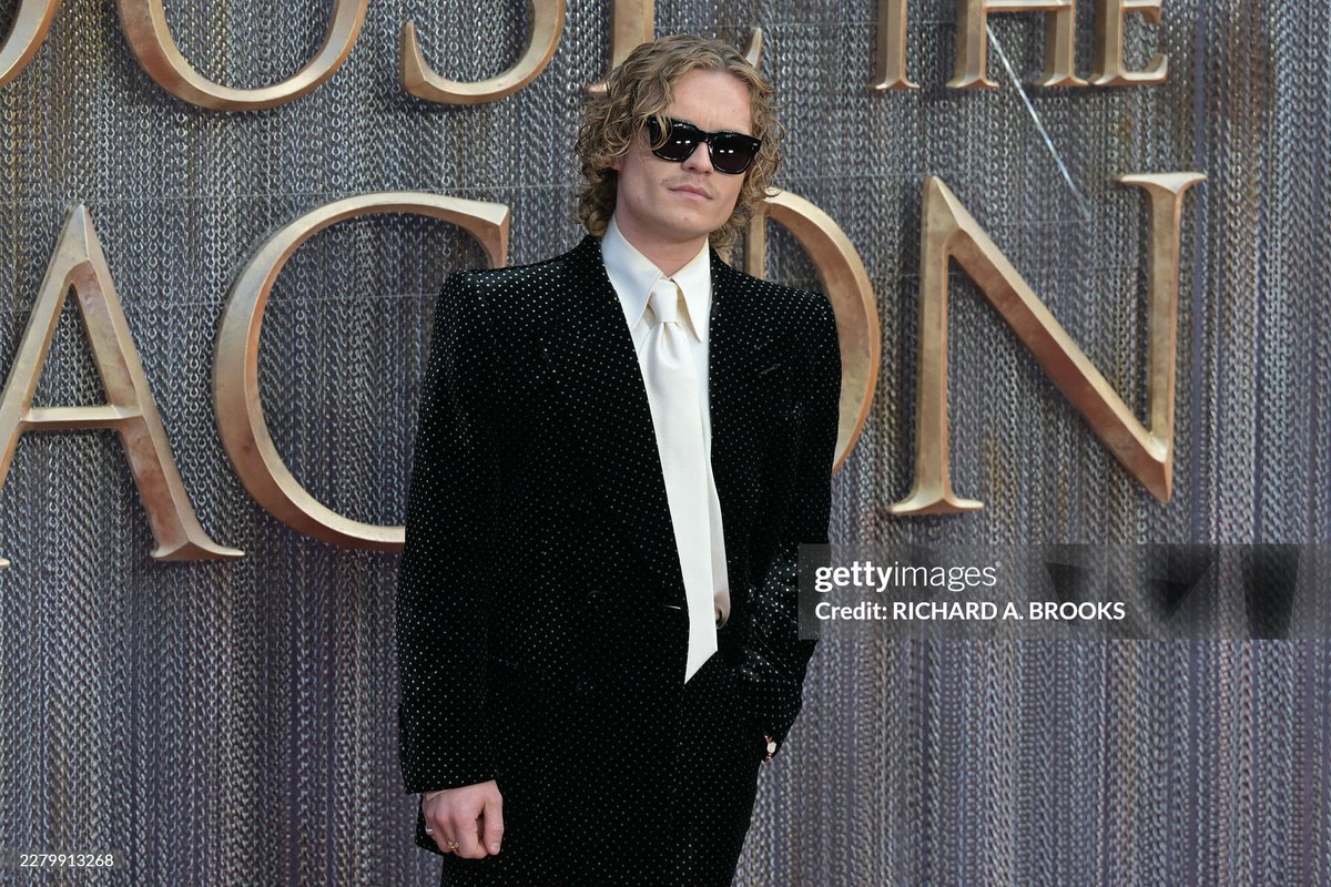 TGCBrasil's tweet photo. Tom glynn-carney hoje na premiere da terceira temporada de HOTD 🖤🔥 https://t.co/qZZBNpVUAF