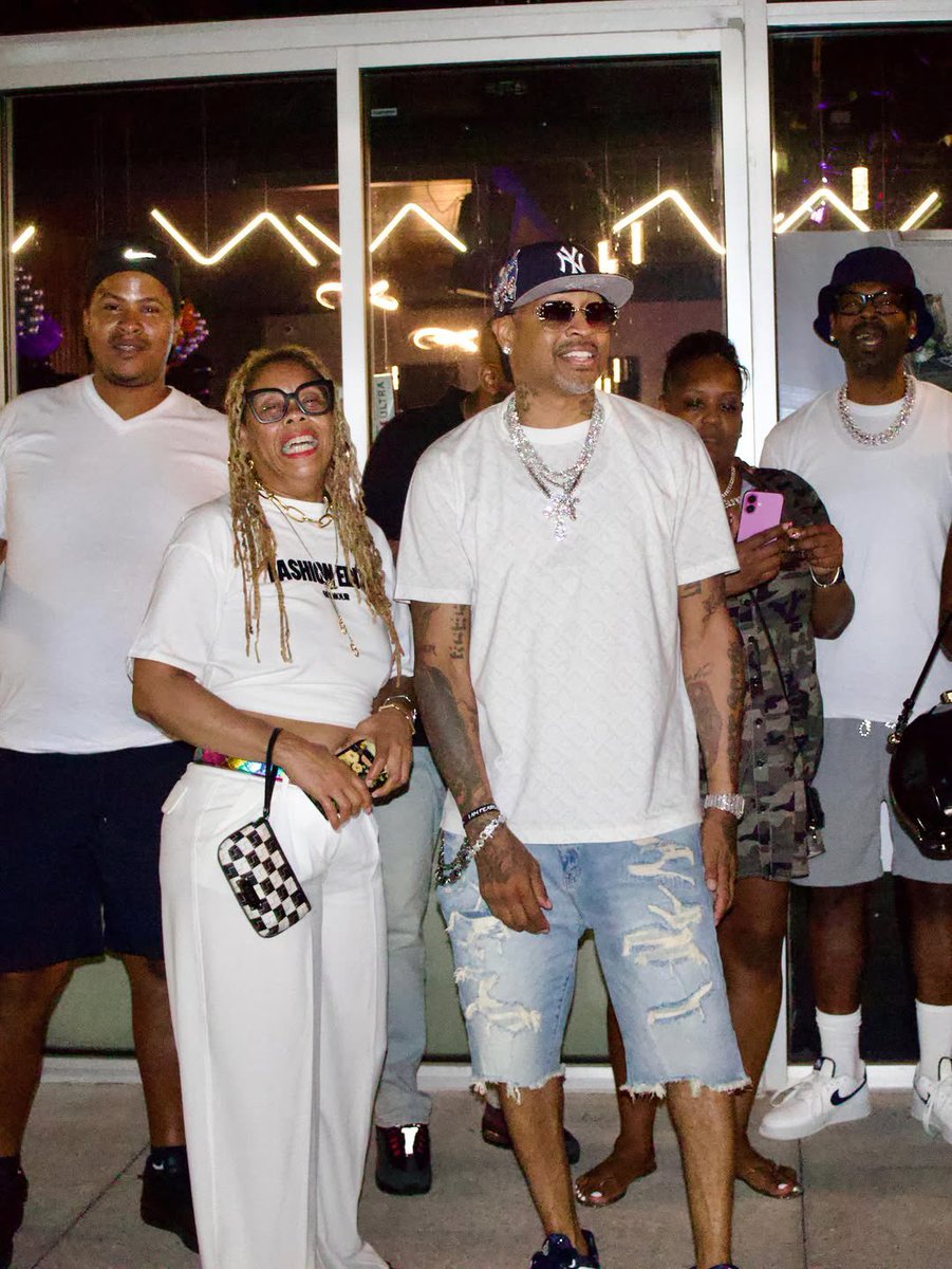 wavecheckers's tweet photo. Allen Iverson celebrating his 51st Birthday with his family &amp; friends 🎂 https://t.co/pQFAwBKJpg