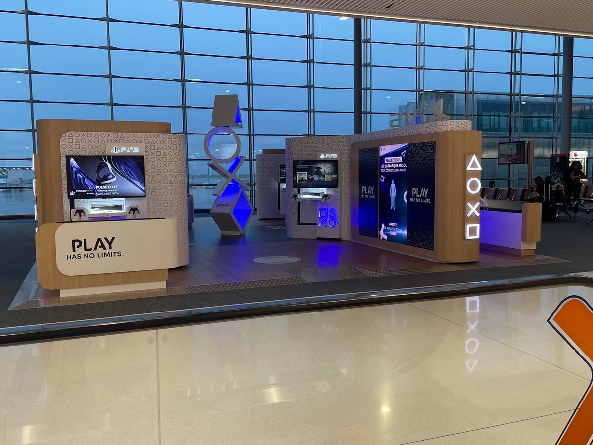 ranmachance_'s tweet photo. フランスの空港すげえええ
待機中にPS5で遊べる🎮
10代くらいある❗️ https://t.co/V6kUxZMBA7