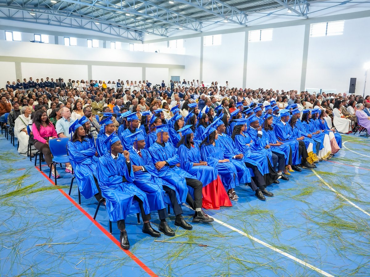 HaileManas's tweet photo. 🎓 Congratulations, Class of 2026!🎓 Congratulations, Class of 2026! A few highlights from a day that brought our whole community together — heartfelt speeches, beautiful tributes, and so much joy. More moments coming soon! 💙 https://t.co/Ouf8klcO4e