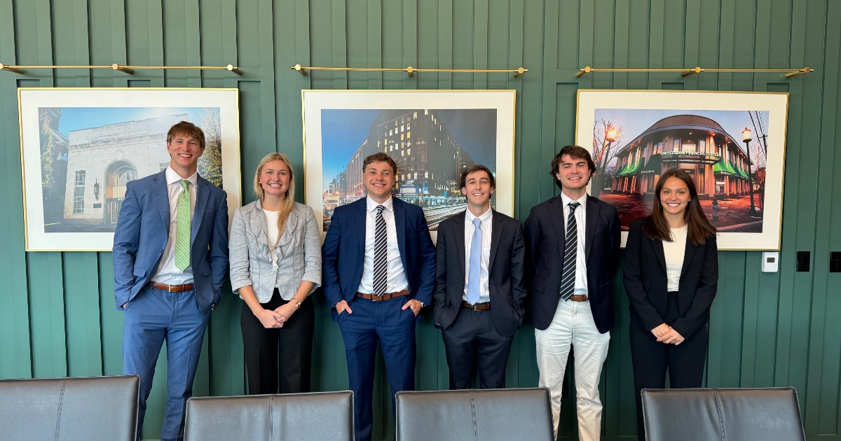 BankWithUnited's tweet photo. Introducing our 2026 intern class! ✨

27 interns joined us last week across D.C.; Morgantown, WV; Charlotte, NC; Charleston, SC; and Peachtree Corners, GA.

Welcome to the team! https://t.co/bJEQaWztv2
