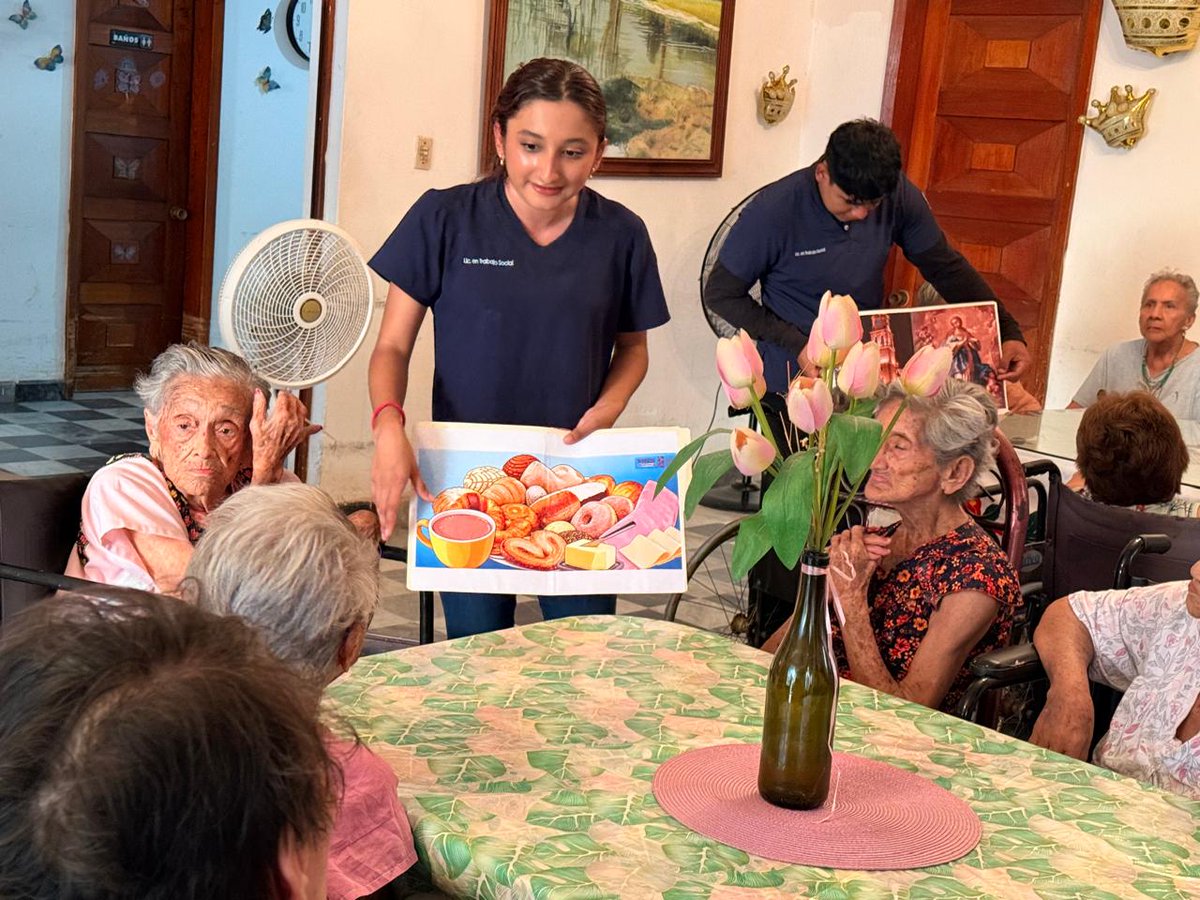 APCECampeche's tweet photo. La #APCEC y alumnos de cuarto semestre de la Licenciatura en Trabajo Social del #IC llevaron a cabo actividades del proyecto “Rescate y fortalecimiento de la Nochebuena Chiquita en San Francisco de Campeche: Proyecto de intervención social”.

Ver más: https://t.co/6Pwm6h1QdQ https://t.co/0BEvmBEmgb