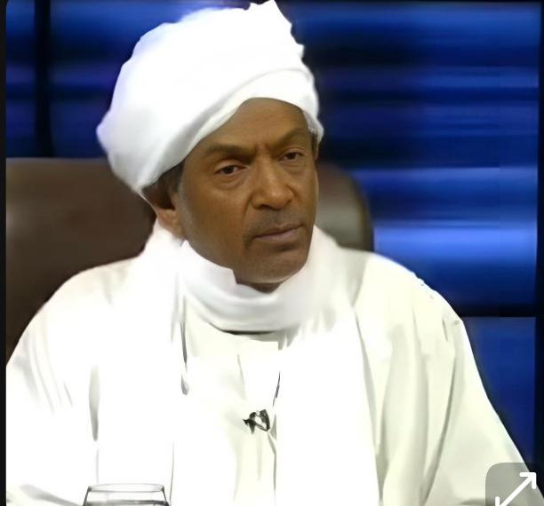 abadiomeran's tweet photo. #أفكار 

التعددية … جزء من فهم توحيدي

التعددية وتفضيلها على استبداد الفرد هي عندنا جزء من عقيدة التوحيد ، فنحن نؤمن أن الله وحده هو الغني المستغني بنفسه عن غيره وكل شيء وكل مخلوق غيره فقير إلى الله وإلى غيره.بمعنى أن الله سبحانه وتعالى يقوم بنفسه وسائر المخلوقات لا تقوم ولا يكون لها كينونة ولا إثر إلا بالإعتمادية المتبادلة على غيرها .

فالمخلوق في جوهره جزء من كل وهو جزء لا يكون له كيان او كمال إلا بالتكامل مع من سواه ، فلئن كانت وحدة الله صمدية فأن وحدة الإنسان أو الناس أو الخلق وحدة تعددية  وهو ما يعني إنها إجتماع أغيار في إنسجام نافع وهذا هو معنى (جعلناكم شعوباً وقبائل لتعارفوا ) ولا تكون معرفة إلا بين أغيار غير متشابهين لأنهم لو تشابهوا لما كانت المعرفة ممكنة .

والتغاير هو أساس الوجود الإنساني وهو ما يسمح بالعلاقات الممكنة والنافعة .
والتغاير هو صفة التوحد الإنساني فالوحدة لا تعني التطابق، والخلط بينهما هو أصل التفكك،والفكرة هنا مبنية على  فهم عميق لمعنى وحدة الأله ووحدة الخلق ووحدة المعبود وتوحد العابدين وهي تنهض على منطق متين وحجج واقعية، فلسفية، وعلمية تُثبت أن  التغاير والتعددية هما الحارس الحقيقي للوحدة وليس العكس.

وفي الهندسة، البناء الذي يتكون من عناصر متعددة ومفاصل مرنة (أعمدة، جسور، طوب، إسمنت) يكون أكثر قدرة على تحمل الهزات والضغوط من كتلة صخرية واحدة مصمتة؛ فالكتلة الواحدة إذا شرخت ، انهارت بالكامل.
 والكتلة الواحدة  الصماء لا يمكنها أن تكون نافذة، وباباً، وسقفاً، وأرضية في نفس الوقت. التعددية تسمح لكل عنصر بأن يؤدي دوراً يعجز عنه الآخر، ليتشكل في النهاية "البيت" الصالح للسكن.

وإذا نظرنا إلى الطبيعة، نجد أن الاستدامة والقوة تكمن في التنوع،
 فالنظام البيئي الذي يحتوي على نوع واحد من النباتات أو الحيوانات يسقط ويموت بالكامل إذا هاجمه مرض واحد أو طقس سيء. بينما التنوع الحيوي يمنح النظام مرونة وقدرة على التعافي.
 والمجتمع البشري  كذلك يتبع نفس المنطق؛ التنوع الثقافي والفكري يمنح المجتمع "مناعة" ضد الأزمات، فإذا غابت حلول فئة معينة، وُجدت الحلول  فئة أخرى

والمنطق التاريخي يُثبت أن محاولة صهر الشعوب في "قالب واحد" (الكتلة المصمتة) هي الوصفة السحرية للحروب الأهلية والتفكك فعندما يشعر الفرد أو المكون الاجتماعي بأن خصوصيته (الدينية، العرقية، الفكرية) محترمة ومصونة داخل إطار الدولة، يصبح لديه دافع حقيقي لحماية هذه الدولة والتمسك بالوحدة ومحاولة فرض لون واحد تؤدي إلى شعور المكونات الأخرى بالتهميش، مما يدفعها للبحث عن "الفرقة" والانفصال كوسيلة للبقاء. 
ولذلك التعددية هي صمام أمان يمنع الانفجار الداخلي
 ولو كان المجتمع يتكون من فكرة واحد وكتلة واحدة، لتوقف تطور  ونهوض في المجتمع
 و الشركات العالمية اليوم توظف أشخاصاً من خلفيات وثقافات متعددة لتضمن "التفكير خارج المعتاد ". والمجتمع المتعدد هو مجتمع غني بالحلول والخيارات، مما يجعله فاعلاً وقوياً .

وهناك فرق جوهري في المنطق بين الانسجام والتطابق  ولو أنك تتخيل فرقة موسيقية تعزف على آلة واحدة وبنفس النغمة ستكون النتيجة مملة ومنفرة. فالقوة والجمال والوحدة في الأوركسترا تأتي من عزف آلات مختلفة (كمان، بيانو، طبول) نغمات مختلفة، لكنها منسجمة ومترابطة لتخرج  سيمفونية واحدة.

و خلاصة المقال أن  الكتلة الواحدة صلبة، والصلابة هشة وقابلة للكسر السريع عند الصدمات. أما التعددية القائمة على الانسجام فهي مرنة، والمرونة  والتكيف مع الأغيار هو سر البقاء والقوة. فالتعددية تعزز التلاحم لأنها تحول العلاقة بين أفراد المجتمع من "علاقة تشابه" (كلنا مثل بعضنا) إلى "علاقة حاجة وتبادل" (كلنا نكّمل بعضنا).

لهذا كله ما لم تتحول القناعة بالتعددية إلى جزء من فهمنا لديننا ولطبيعة دنيانا فلن نفلح في العيش المشترك الذي ينهض بالأنفس وينهض بالحياة ، أما نحن فلن ننكر وجود احد ولا حقه المتساوي في صنع الحياة الطيبة المزدهرة ولن نسمح لأحد أن يكون له حق أن يمنعنا حقنا  المتساوي كذلك ،لأن من يقبل   الموت ثمنا  يدفعه للحياة الكريمة لن يقوى أحد أن يعترض طريقه إلى مبتغاه.
د.أمين حسن عمر