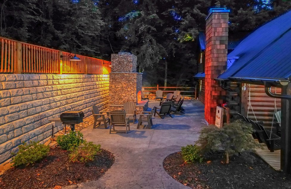 OakHavenResort's tweet photo. Call Now!  Last-minute getaways are just a phone call away 1-800-652-2611.
Enjoy Luxury Cabin Cozy! We're more than "Just a Cabin" and we have something for everyone! https://t.co/51FMKWTfL5