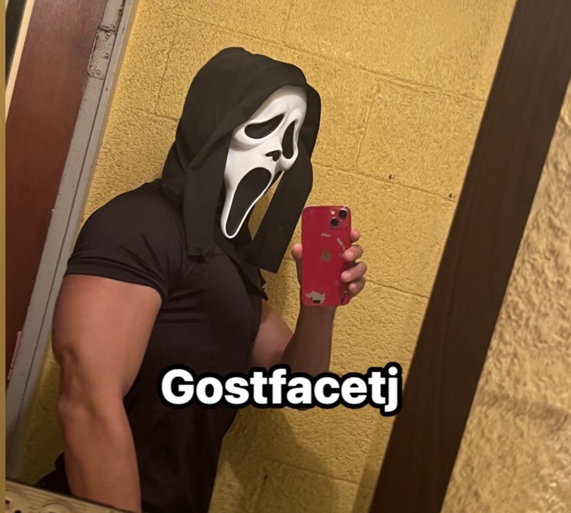 GosthFaceTj's tweet photo. 15 retwit y me quito la máscara 👉👈🏻🍆

Saliendo del gym 🫶 https://t.co/3RkWWlIU2q