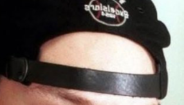 SimonTuffen's tweet photo. @esjesjesj I still can't understand what middle-aged North American men are thinking about when they sport this look... https://t.co/5PVu5C0TRr