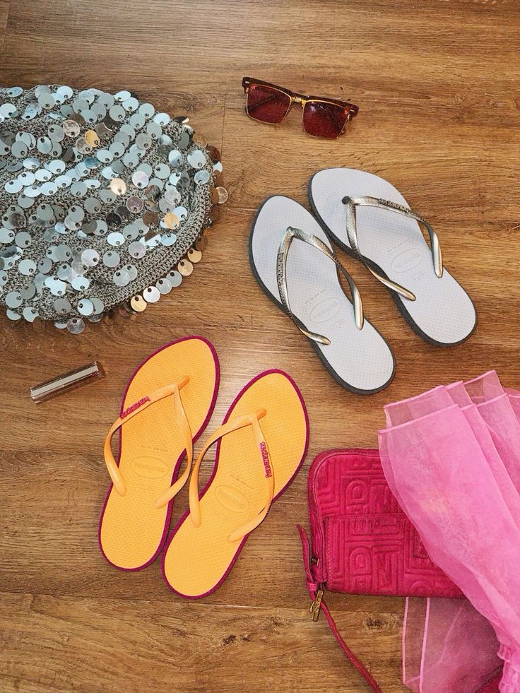 findslu's tweet photo. a havaianas não brinca em serviço! ela sabia exatamente o que tava fazendo quando lançou esse modelo aqui 😮‍💨🤌🏻 https://t.co/72EAUdtKN8