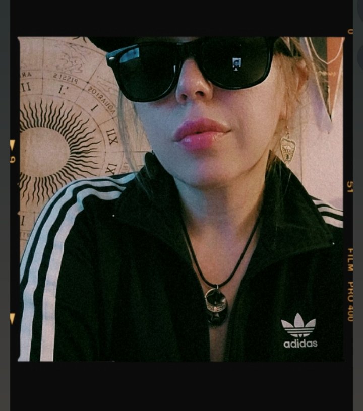 romixlunatica22's tweet photo. Lunes 😎🤘🖤 https://t.co/t4LiRv1udO