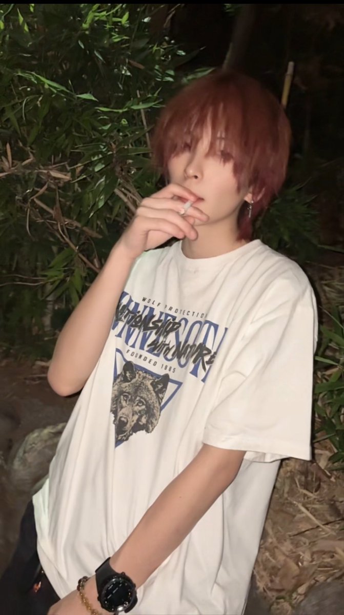 Lovebotn's tweet photo. 髪の毛黒か赤の繰り返し https://t.co/F4wbMSC97J