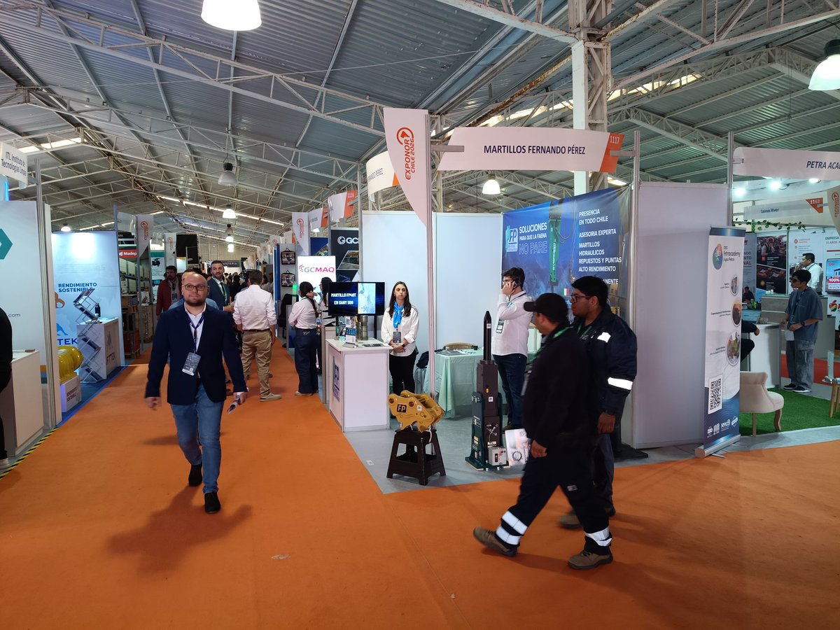 Dsocial_II's tweet photo. Con la presencia del Presidente José Antonio Kast y de seis ministros, se inauguró una nueva versión de la Exponor en #Antofagasta, una de las ferias mineras más importantes del mundo.
@MinDesarrollo
@DPRAntofagasta 
@VoceriaAntofa 
@AIA_ANTOFAGASTA https://t.co/9Yee3w8g5O