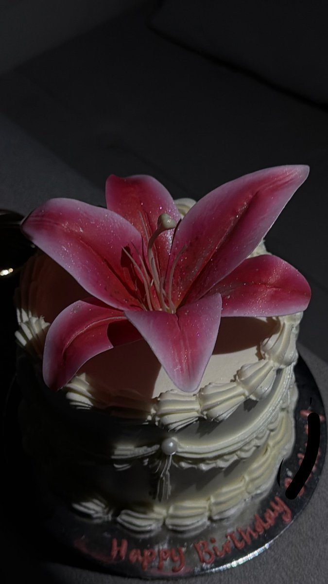 aurabsh's tweet photo. Ohhh Lilies https://t.co/it124tYtdo